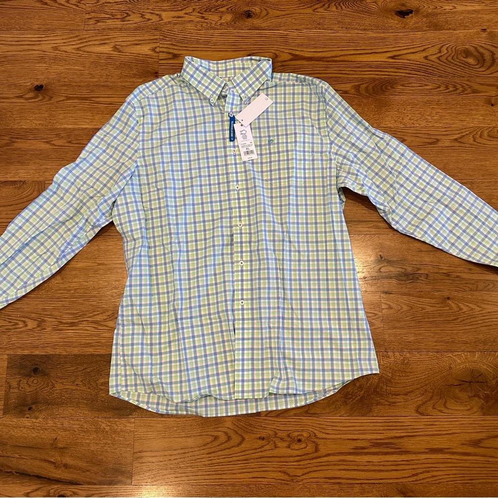 NWT! Southern Tide classic fit button down shirt. Men’s XL